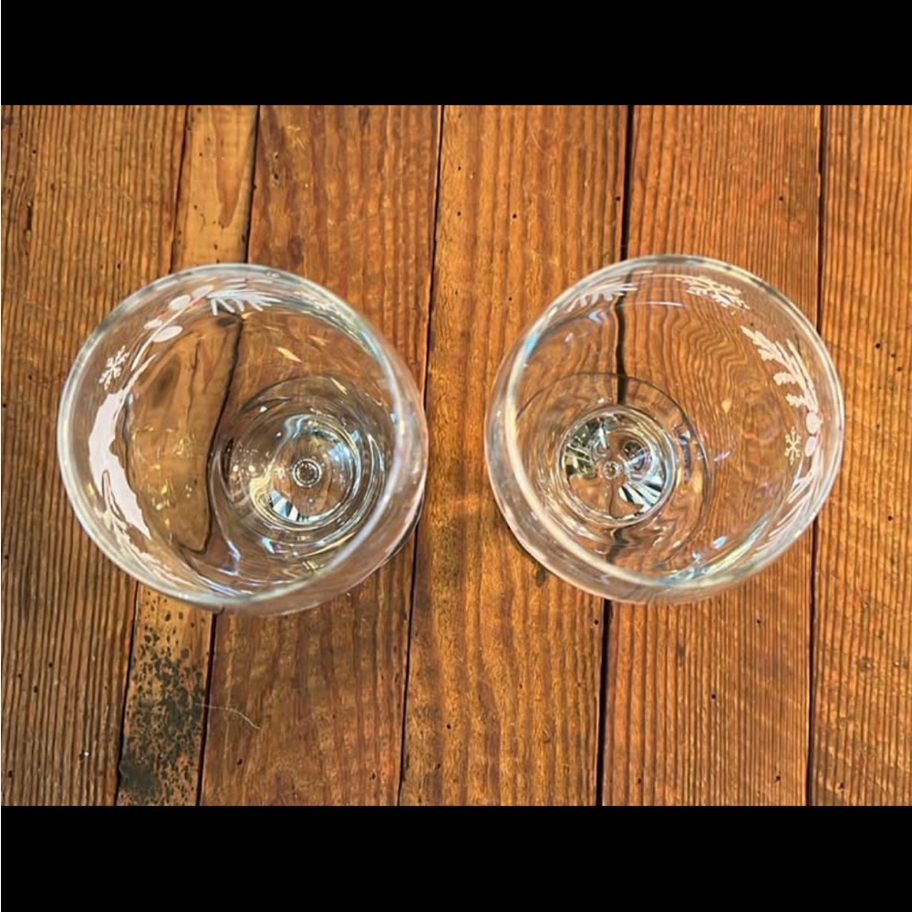 Elegant Holiday Wine Glass Set - Picture 3 of 3